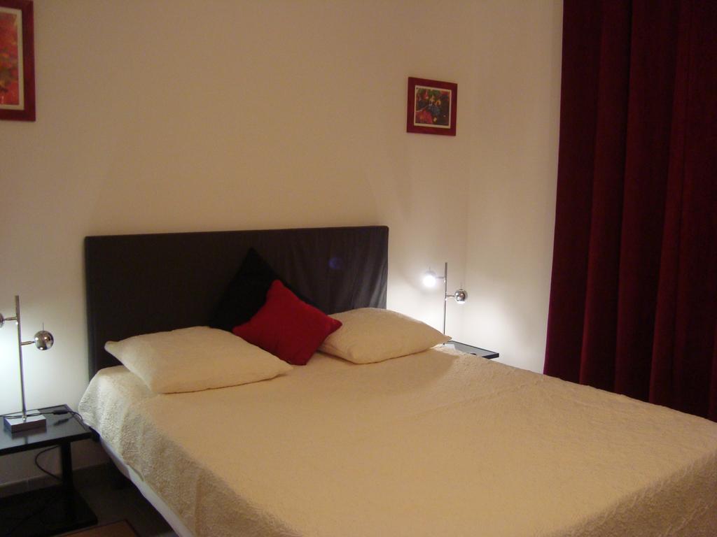 Chambres D'Hotes Les Palmiers De La Cite Carcassonne Bilik gambar